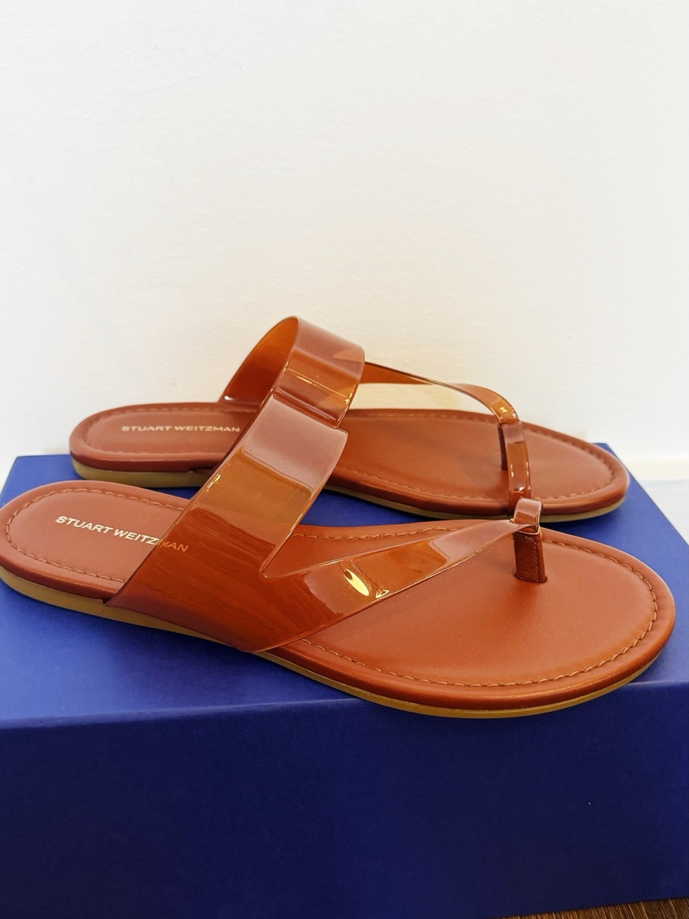 NEW Stuart Weitzman Remy Toe Strap Sandal in Brownstone